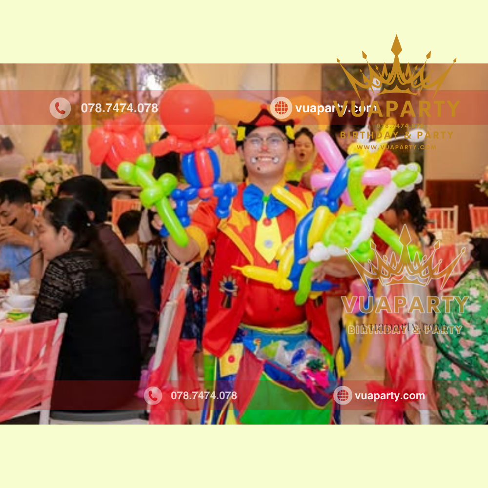 thuê chú hề tạo hình bong bóng 