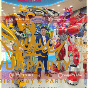 Robot khổng lồ tại sự kiện khai trương khu vui chơi Pin Pin do Vua Party cung cấp