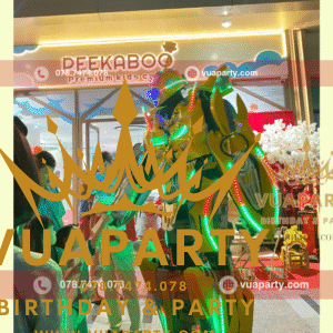 Biểu diễn robot LED tại quán cà phê Kids Peekaboo Quận 2 do Vua Party cung cấp