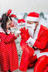 Dịch vụ ông già noel phát quà chuyên nghiệp
