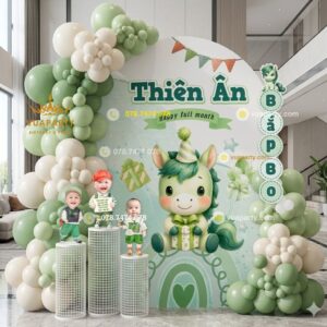 Mẫu trang trí đầy tháng bé trai tuổi ngọ tone xanh lá