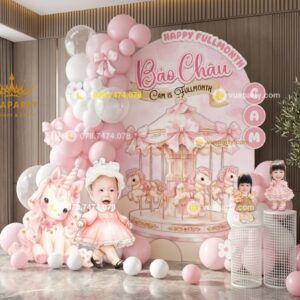 Mẫu trang trí đầy tháng bé gái tuổi ngọ tone hồng sang trọng