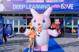 Cho thuê mascot thỏ hồng 2m