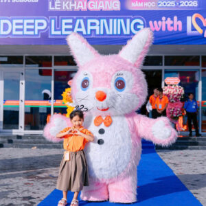 Cho thuê mascot thỏ hồng 2m