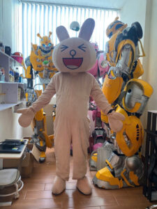 Cho thuê mascot thỏ kem
