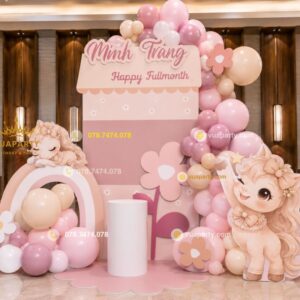 Chi Tiết Mẫu Trang Trí Đầy Tháng Bé Gái Tuổi Ngọ Tone Màu Be